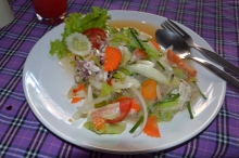 Ostrý salát ze skleněných nudlí