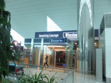 Kuřárna na letišti v Dubaji